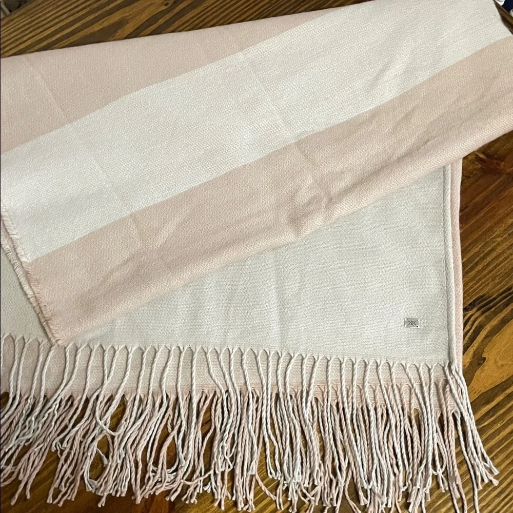 Soia & Kyo Yadira Woven Scarfigan Shawl Poncho Fringe Color Block Tan Blush OS